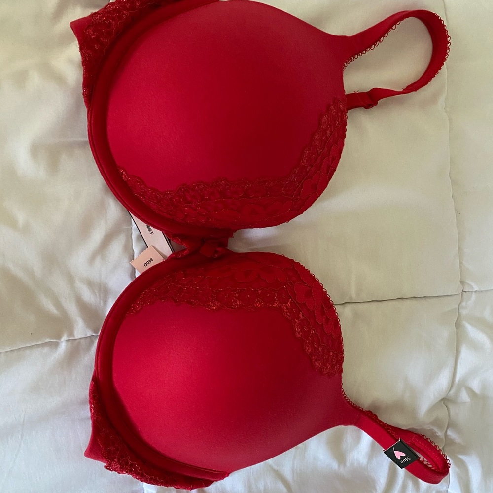 Brand new Victoria Secret perfect shape bra